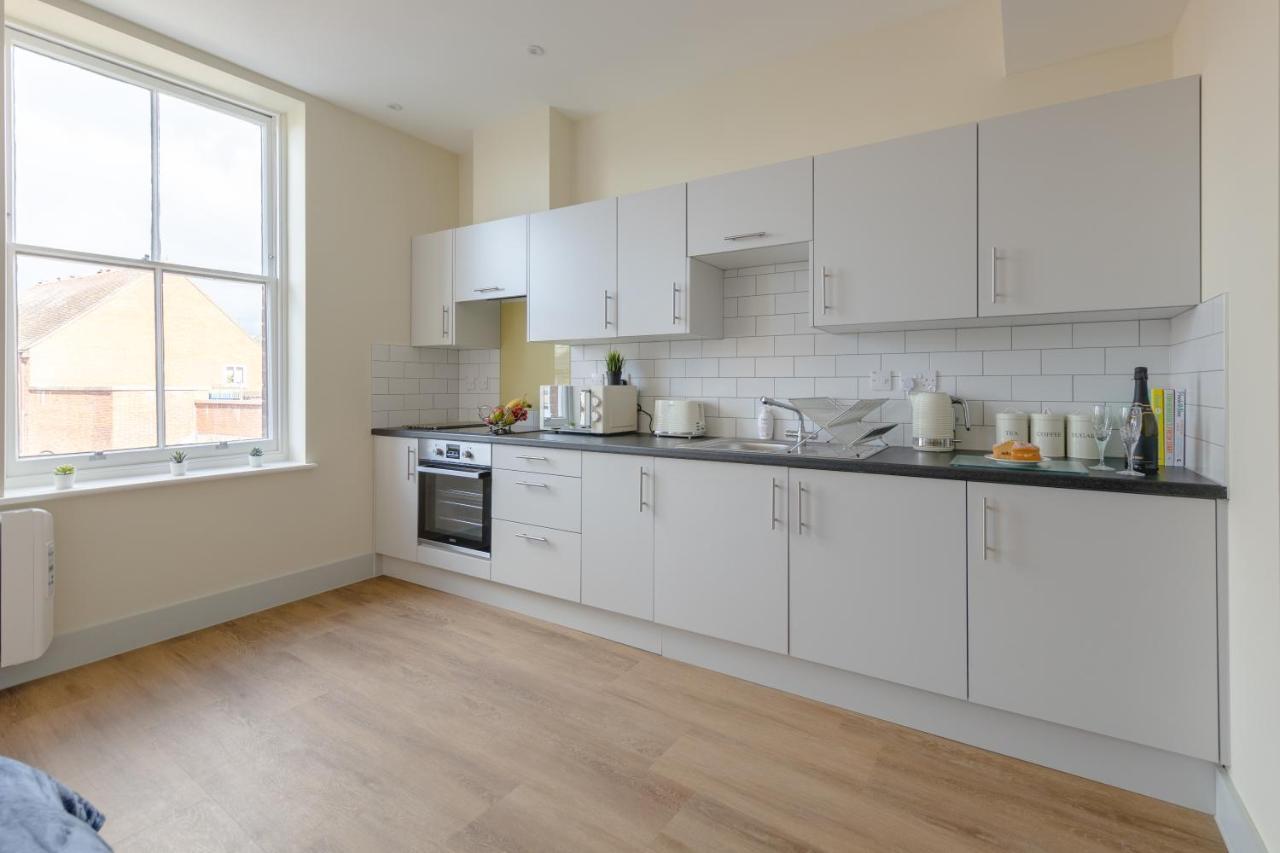 Apartment 7, Isabella House, Aparthotel, By Rentmyhouse Херфорд Екстериор снимка