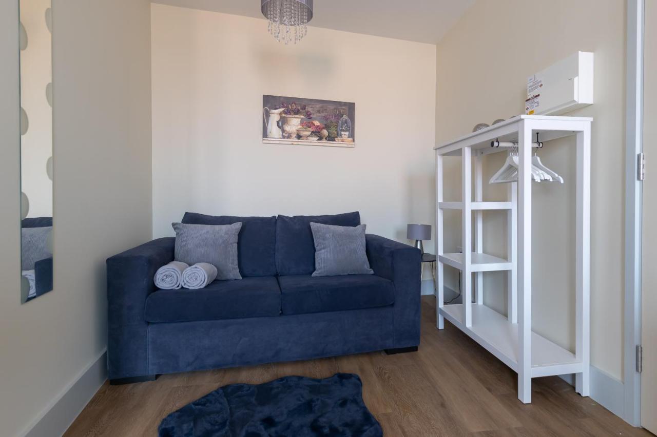 Apartment 7, Isabella House, Aparthotel, By Rentmyhouse Херфорд Екстериор снимка