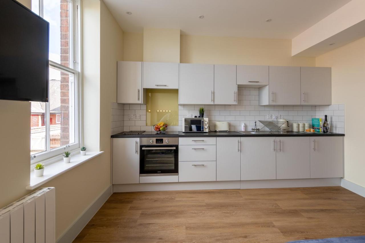Apartment 7, Isabella House, Aparthotel, By Rentmyhouse Херфорд Екстериор снимка